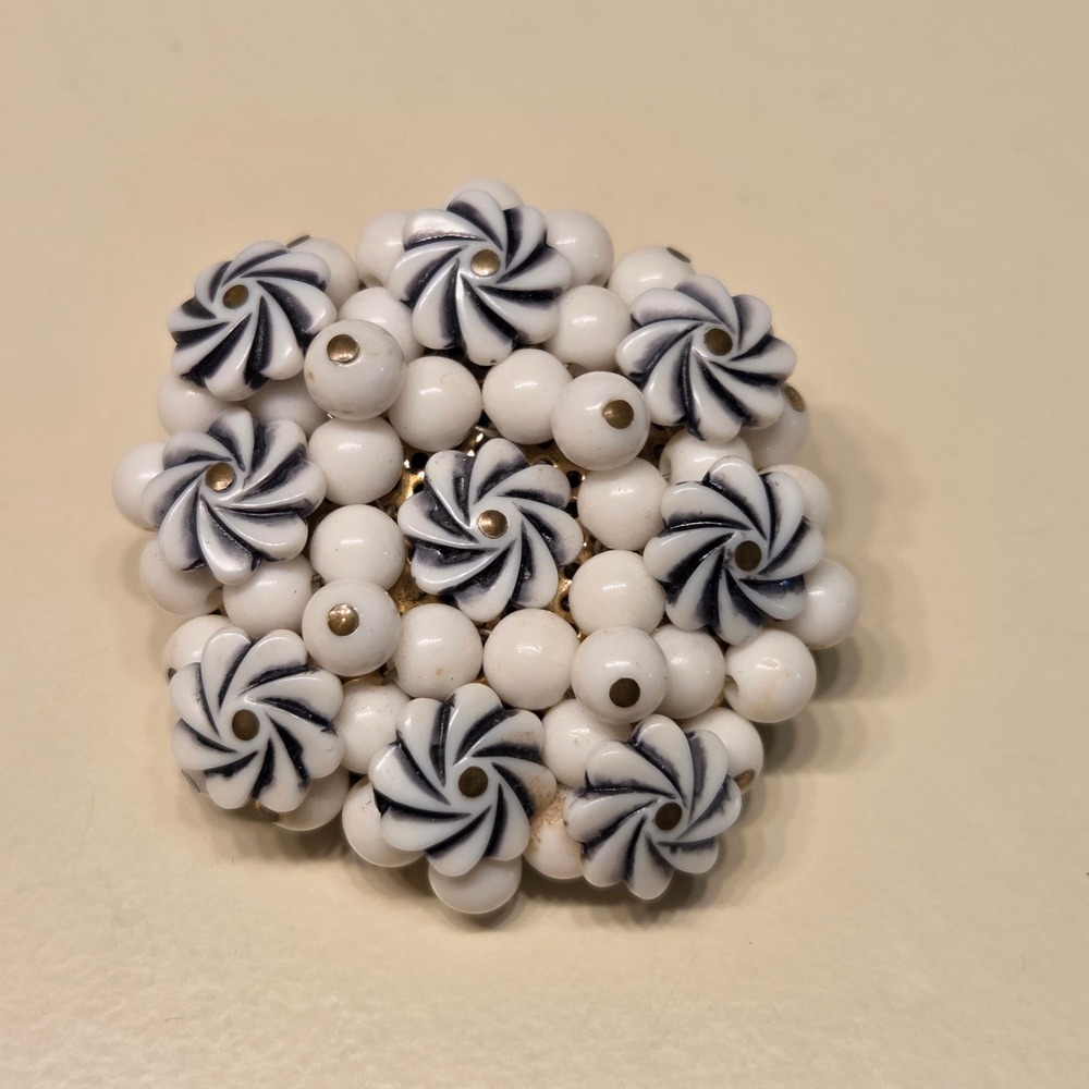 Vintage‎ Unsigned Beaded Brooch White & Blue Flower Glass Statement Jewelry